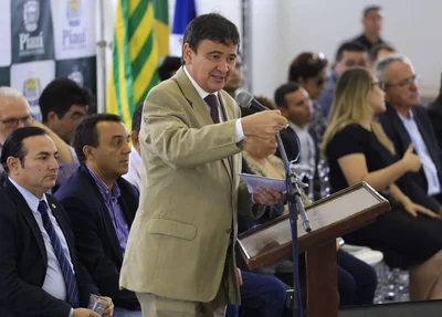 Wellington Dias fala durante a solenidade