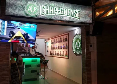 Bar temático em homenagem ao time da Chapecoense em Medelín