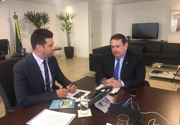 Ministro Picciani e deputado Silas Freire