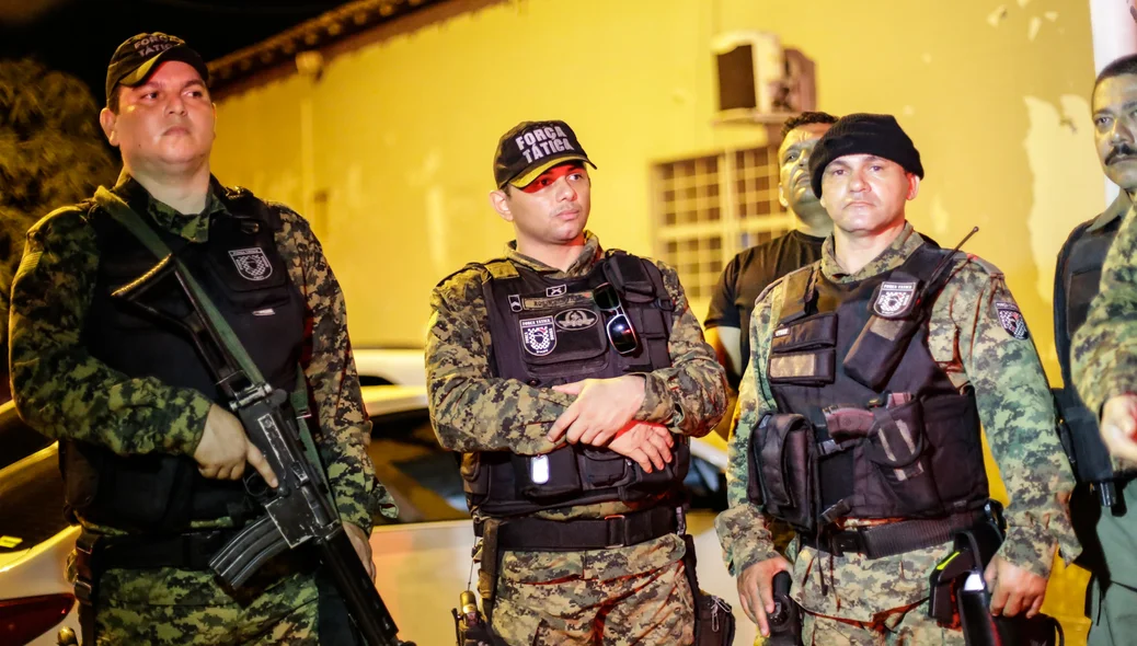 Policiais que participaram da ação