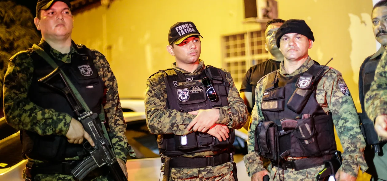 Policiais que participaram da ação