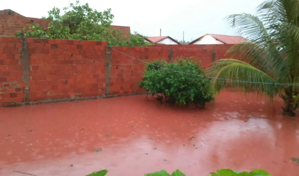 Forte chuva invadiu as casas no Vale do Gavião