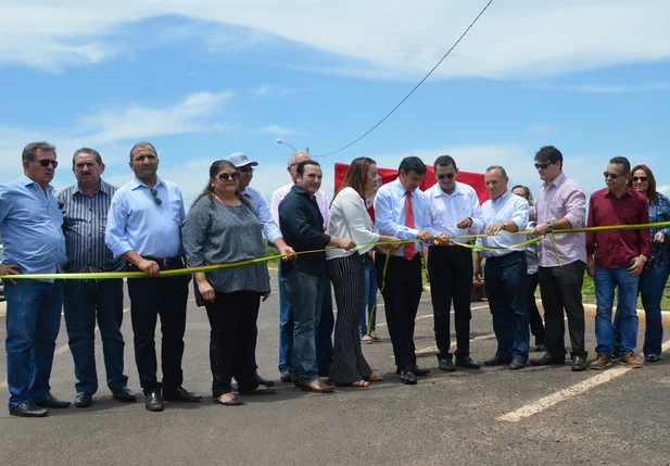 Wellington Dias inaugura obras na cidade de Picos 