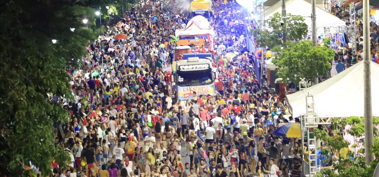Caminhão no Corso de Teresina