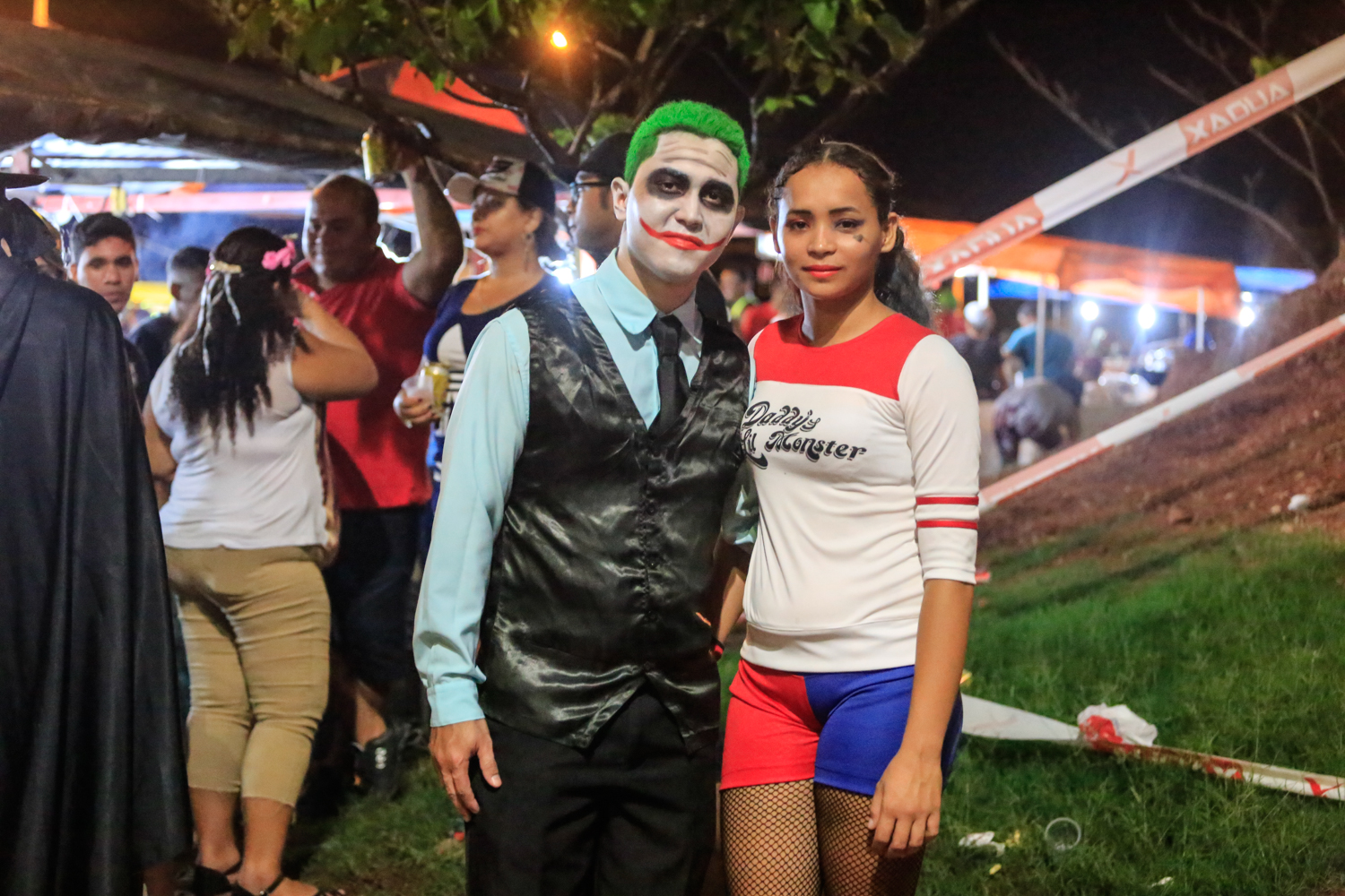 Casais fantasiados