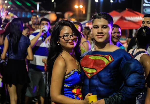 Casal foi combinando no Corso 2017