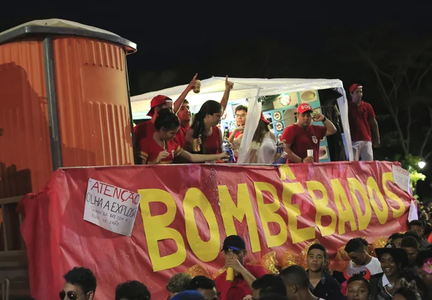 Confira os caminhões que participaram do Corso 2017