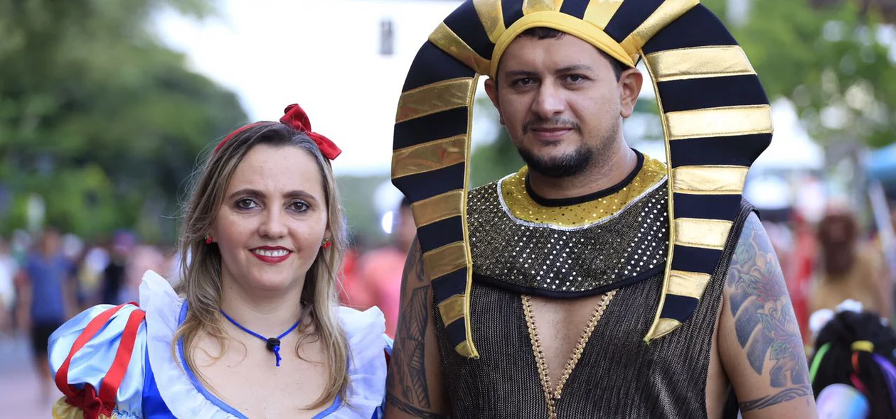 Foliões no Corso do Zé Pereira 2017