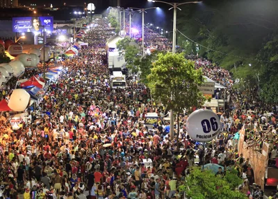 Corso levou multidão para a Avenida Raul Lopes