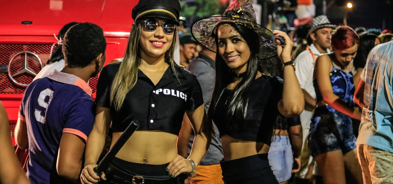 Fantasias de Policiais no Corso de Teresina
