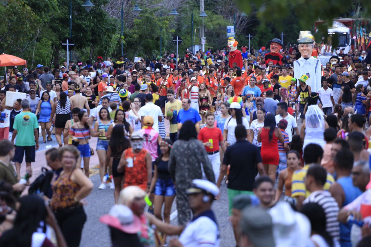 Foliões no desfile do Corso 2017