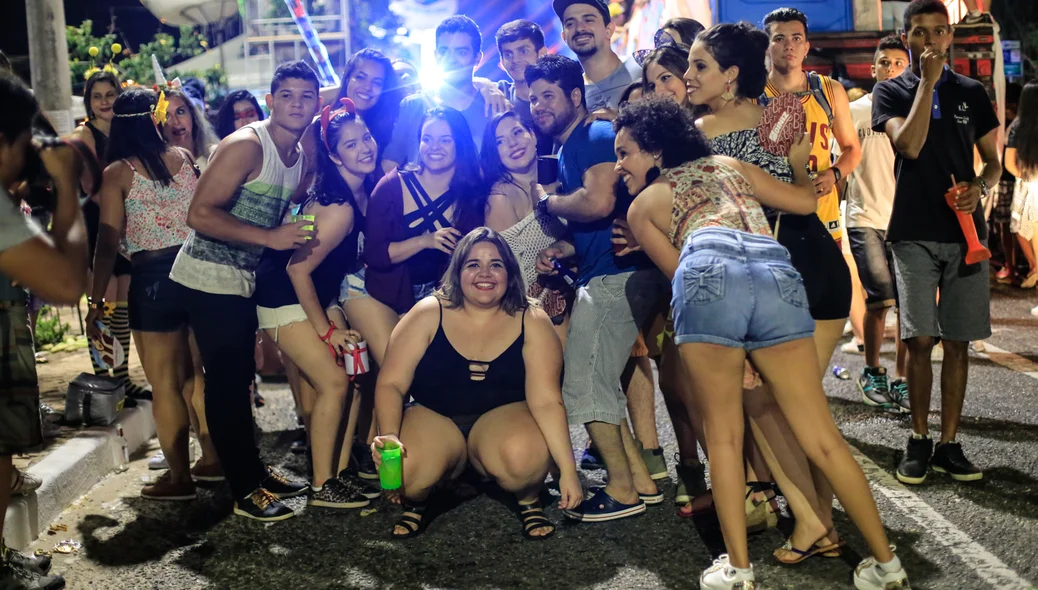 Muita gente no corso 