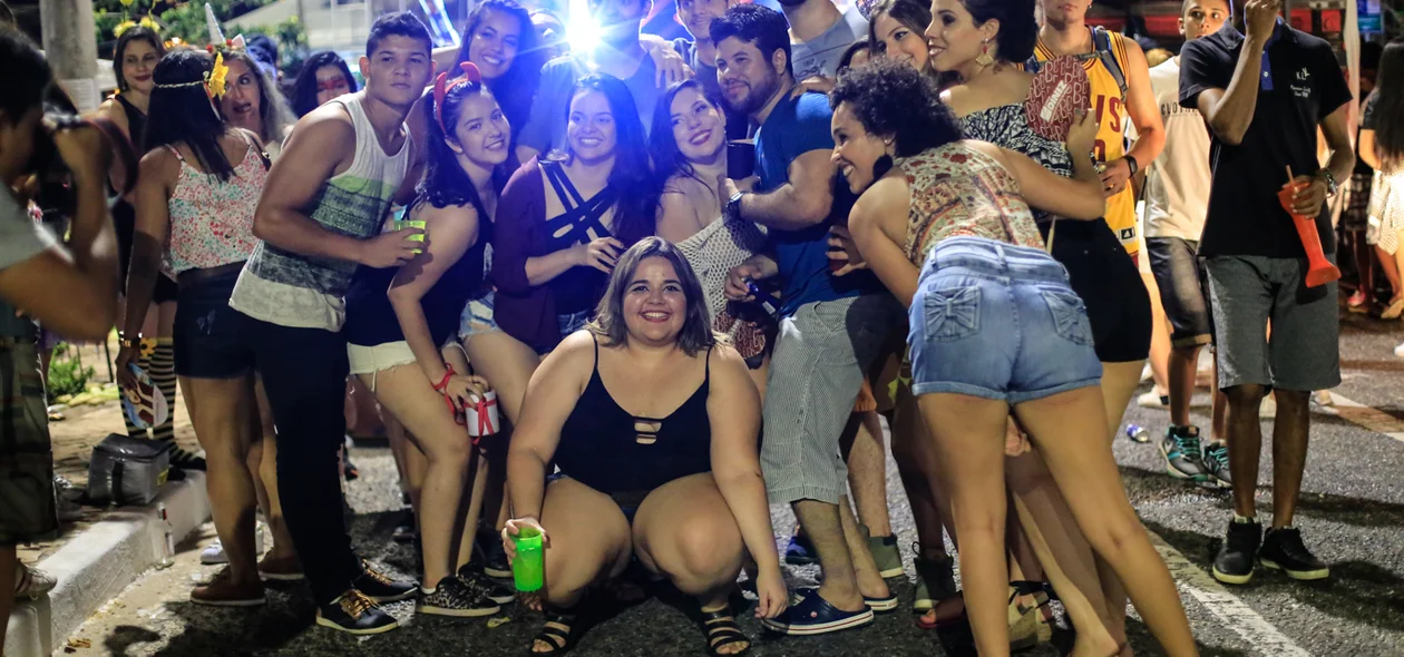 Muita gente no corso 