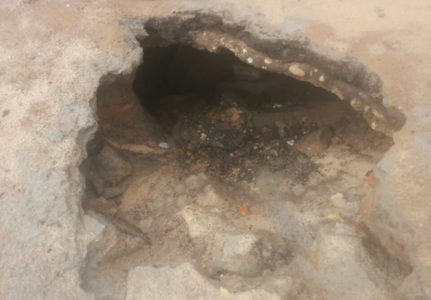 Obra parada da Agespisa