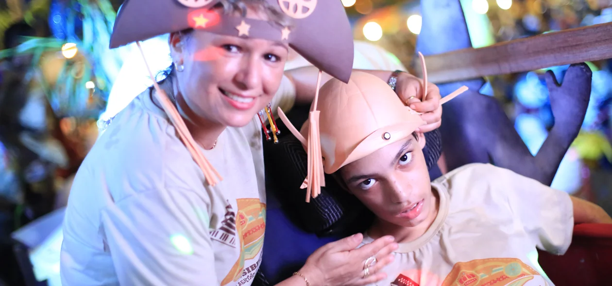Samara Costa com o filho Edson Neto no Corso 2017