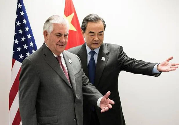  Secretário de Estado dos EUA, Rex Tillerson, e o ministro das Relações Exteriores da China, Wang Yi 