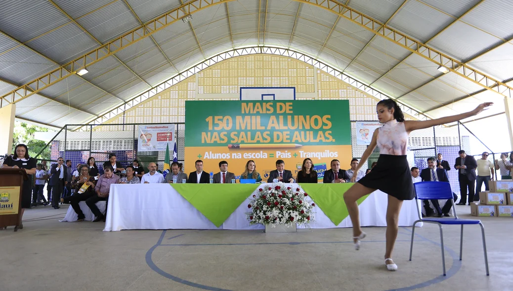 Apresentação de balé contemporâneo