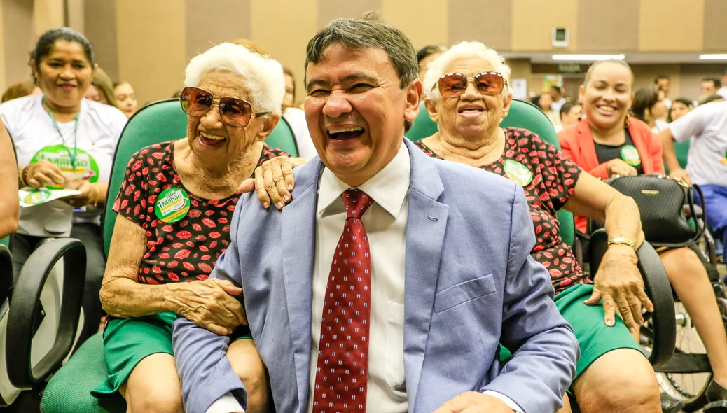 Ana Paulino e Maria Paulino foram homenageadas pelo Governador durante a solenidade 