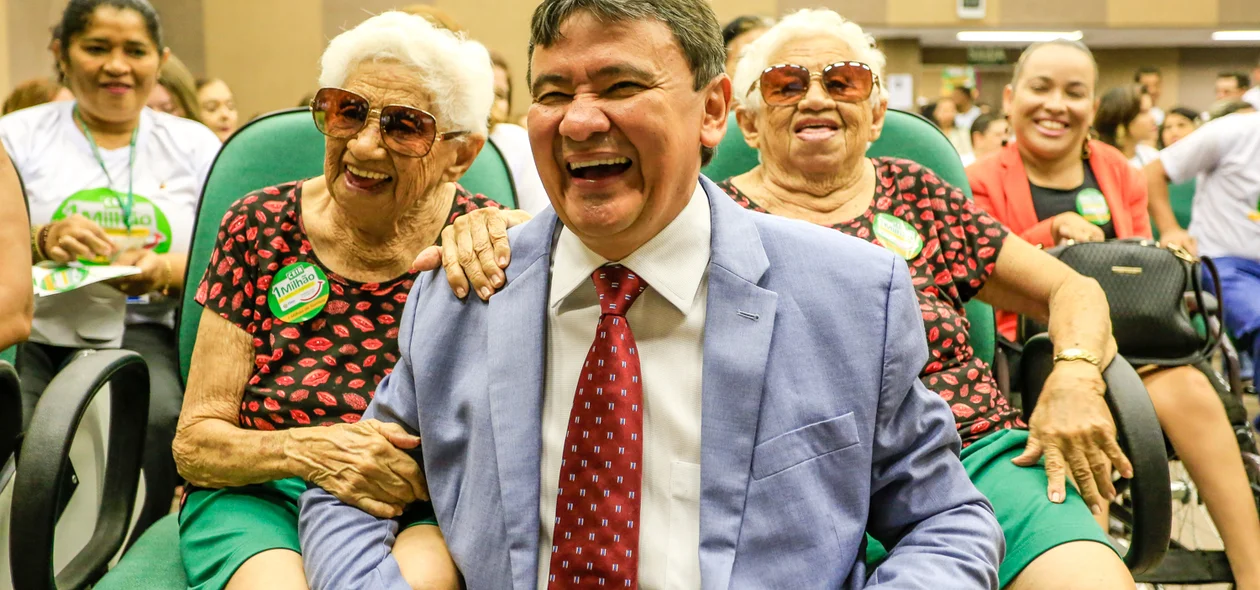 Ana Paulino e Maria Paulino foram homenageadas pelo Governador durante a solenidade 