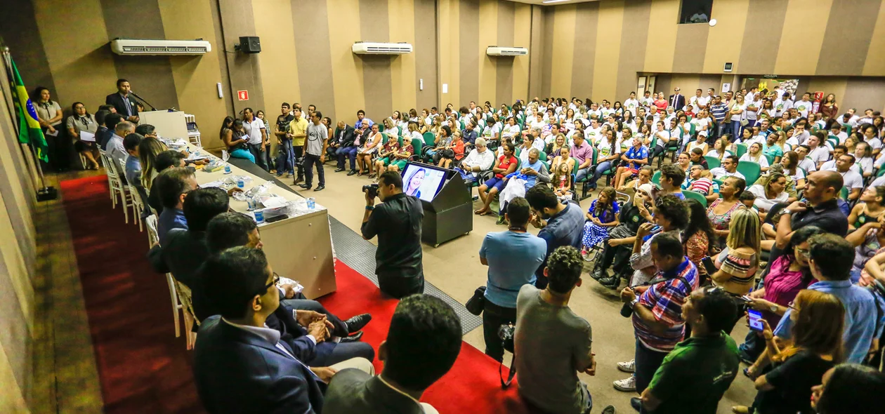 Autoridades presentes na solenidade