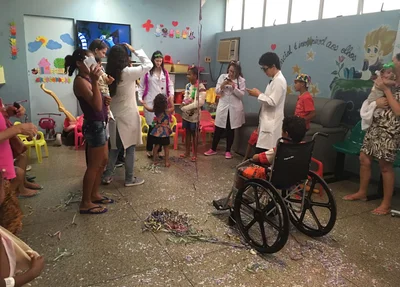 Crianças do setor de pediatria do Hospital de Urgência de Teresina ganham festa de carnaval