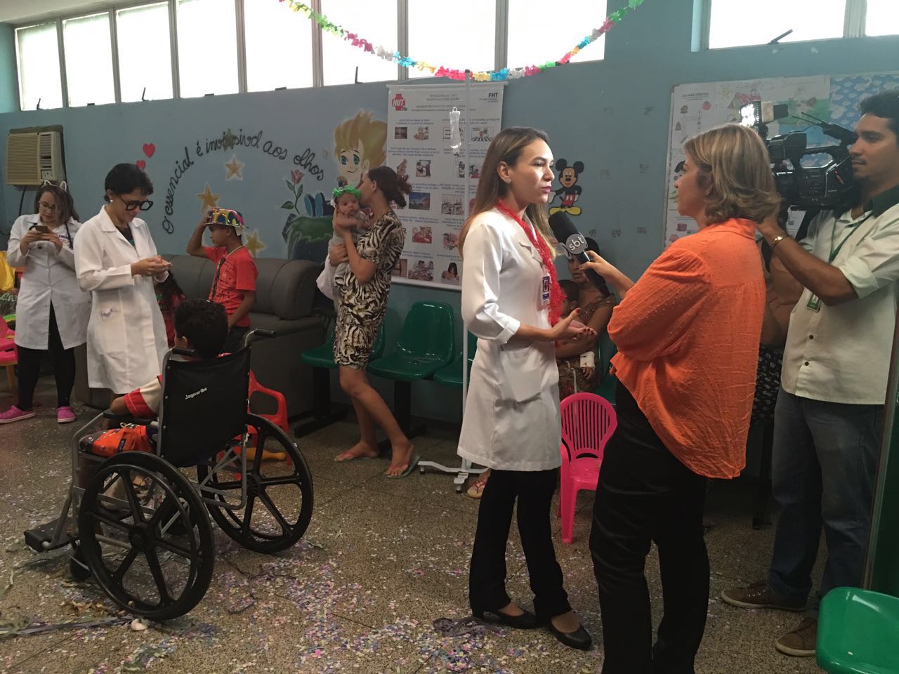 Crianças do setor de pediatria do HUT ganham festa de carnaval