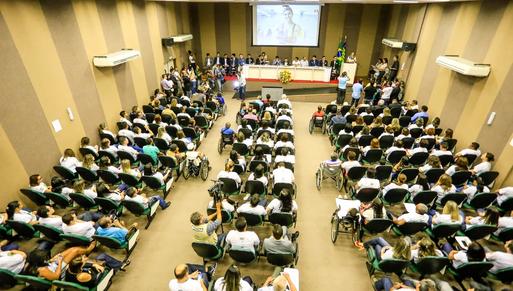 Funcionários do CEIR participaram da homenagem 