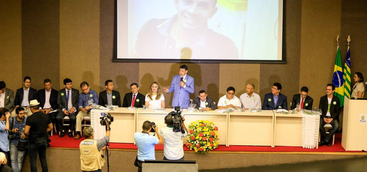 Governador durante seu Pronunciamento