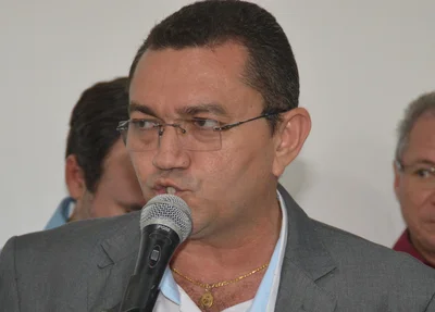 Padre Walmir ficou de analisar os pedidos