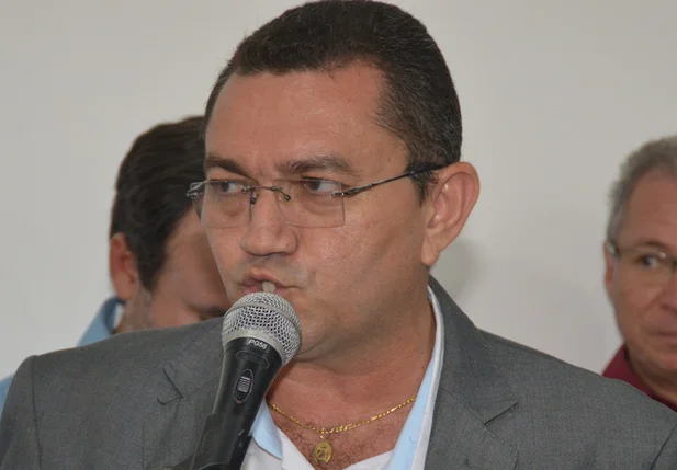 Padre Walmir ficou de analisar os pedidos