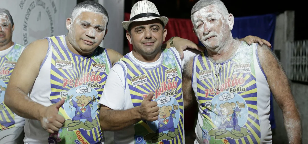 Prefeito professor Ribinha com foliões