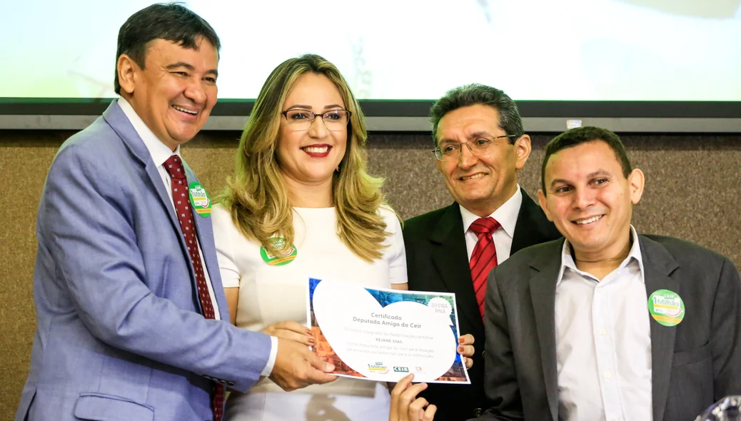 Rejane recebe homenagem de Deputada amiga do CEIR