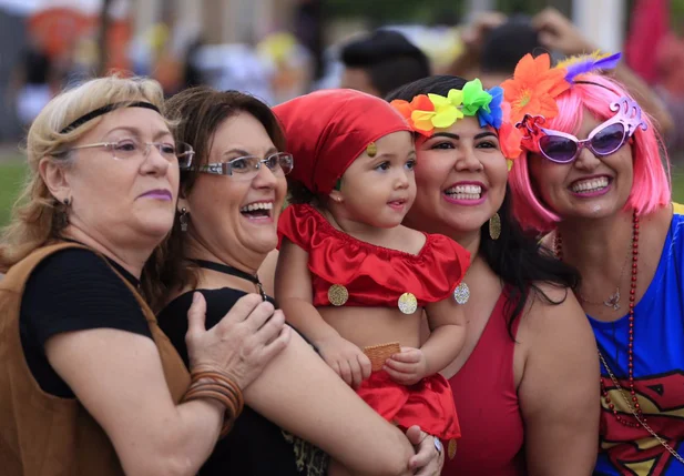 Fantasias de foliões no Pinto da Morada