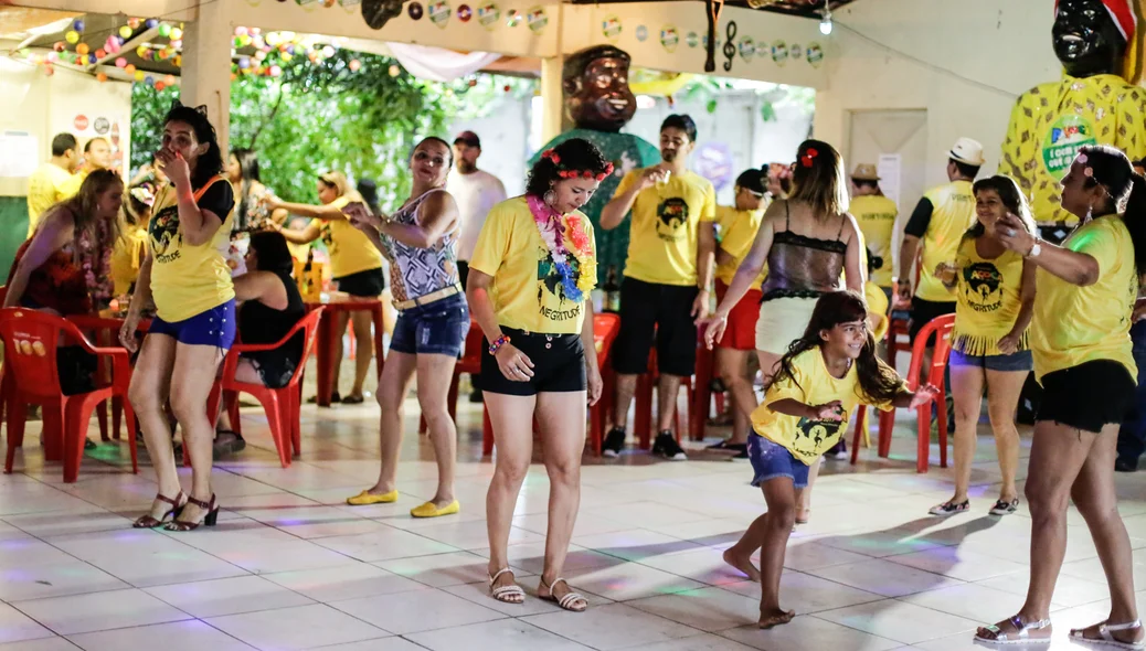 Bloco do Paçoca anima foliões no bairro Saci em Teresina 