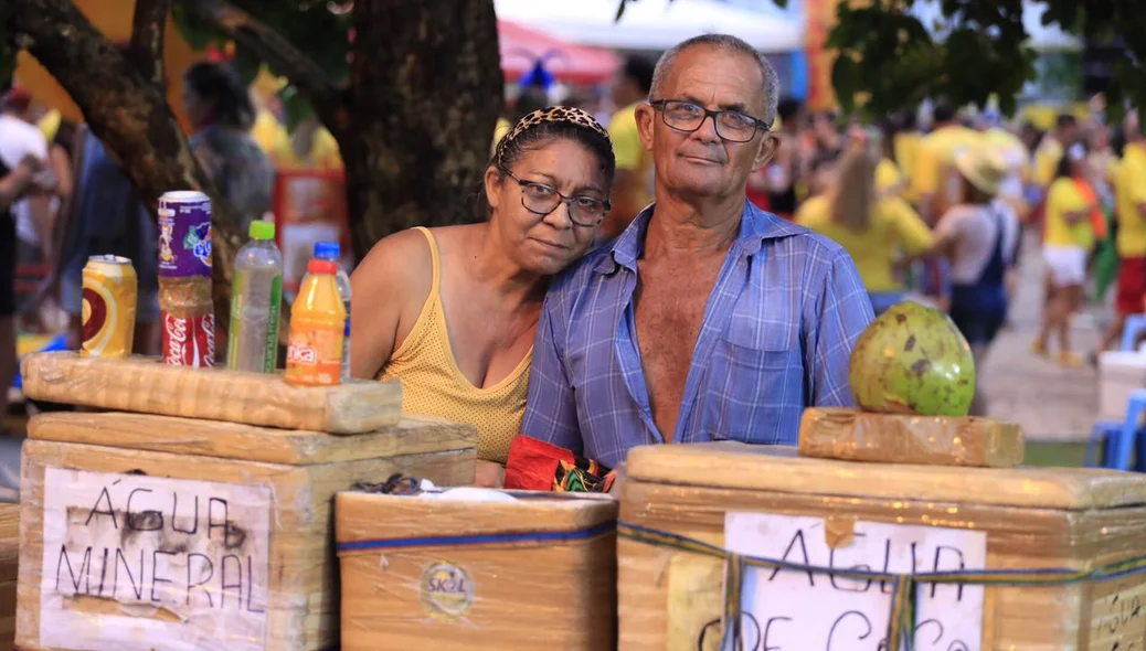 Casal aproveita para adquirir renda extra no Carnaval de Teresina
