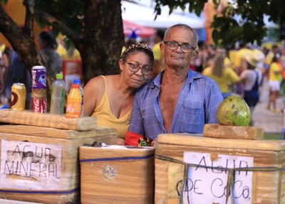 Casal aproveita para adquirir renda extra no Carnaval de Teresina