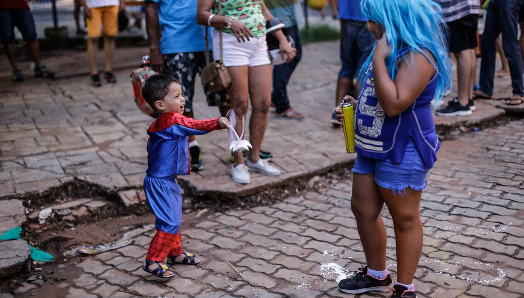 Crianças se divertindo no Sanatório Geral