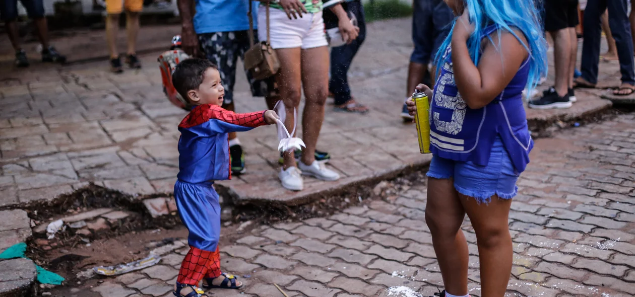 Crianças se divertindo no Sanatório Geral