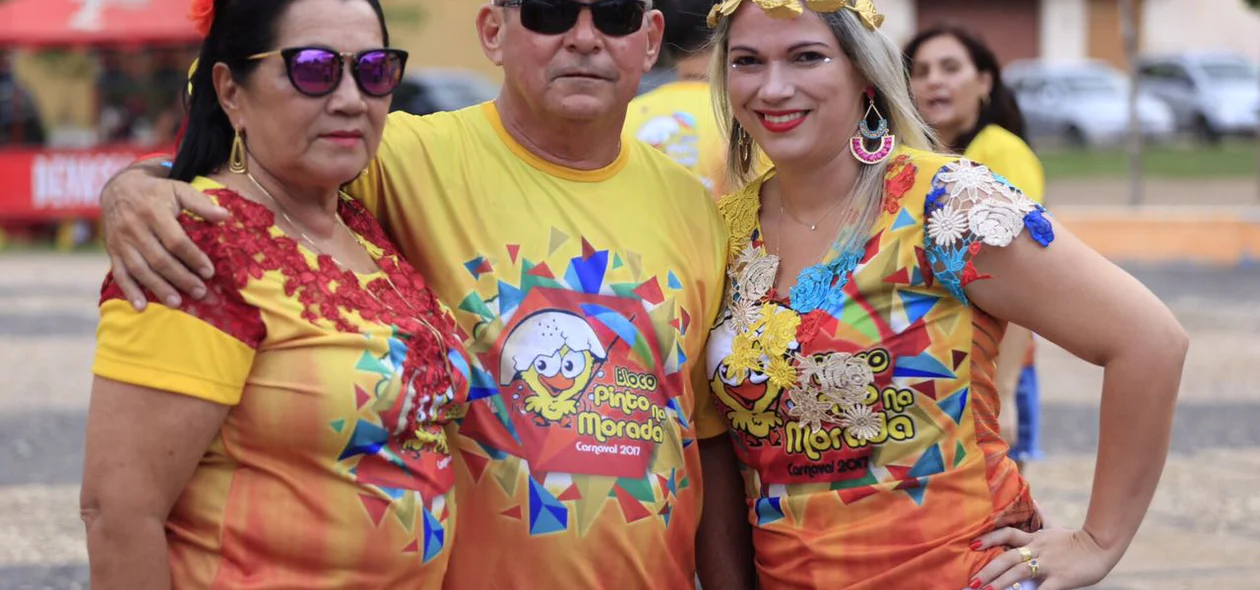 Foliões do bloco Pinto da Morada na zona leste de Teresina