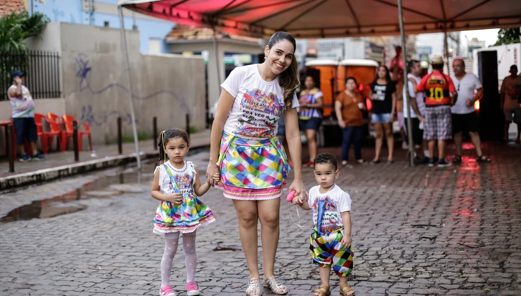 Muita criança no Sanatório Geral 