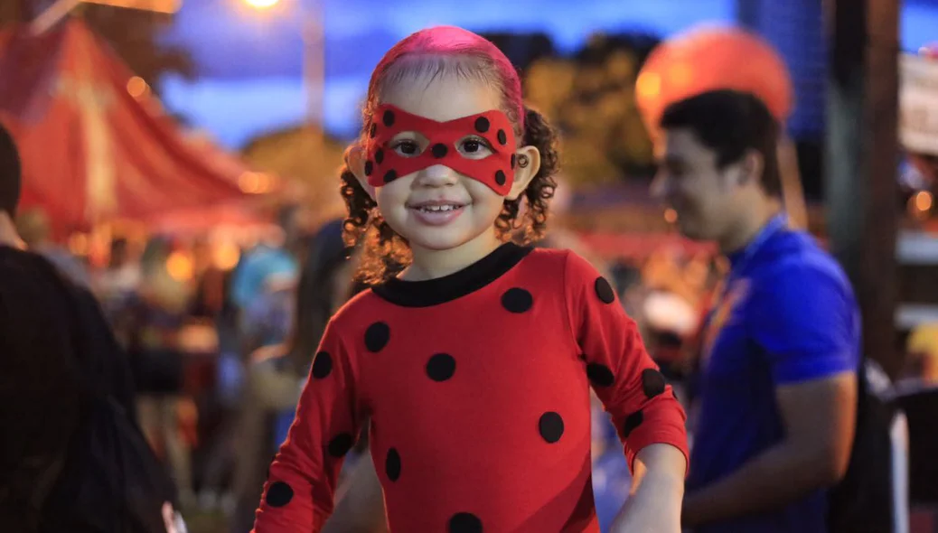 Público infantil também se fantasia para o Capote da Madrugada
