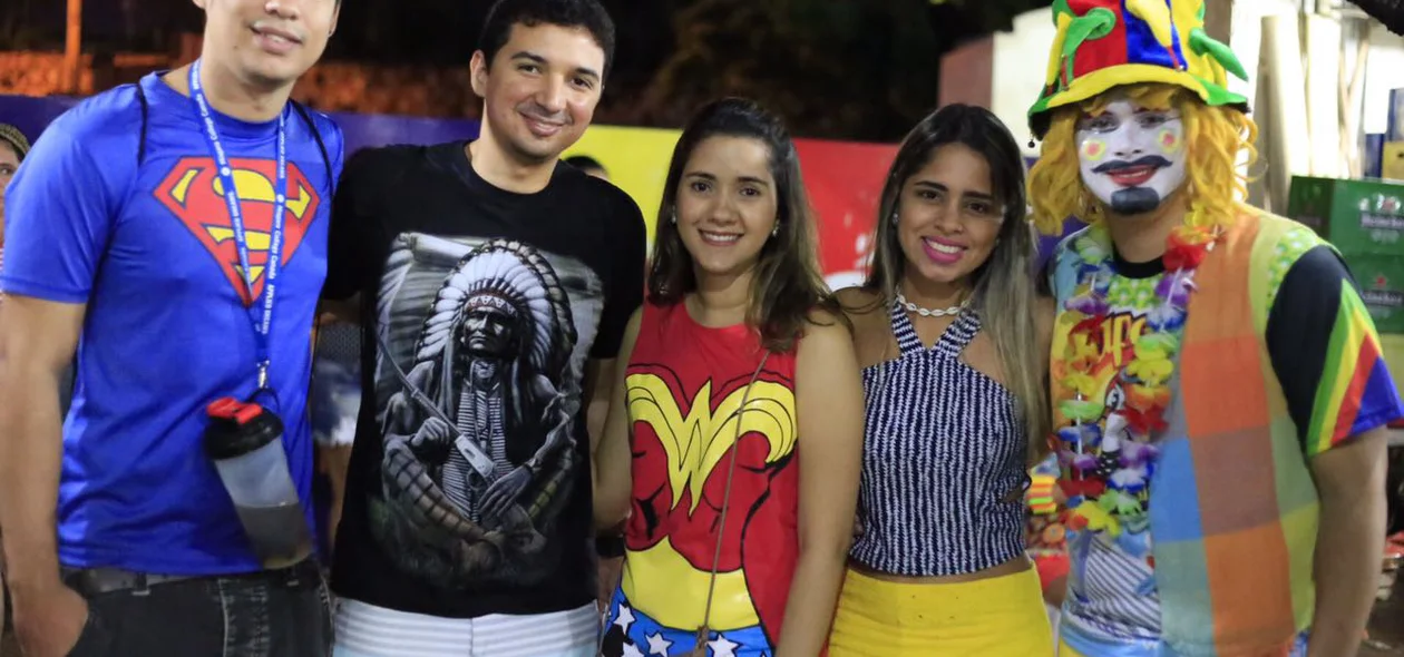 Público jovem comparece ao Capote da Madrugada em Teresina
