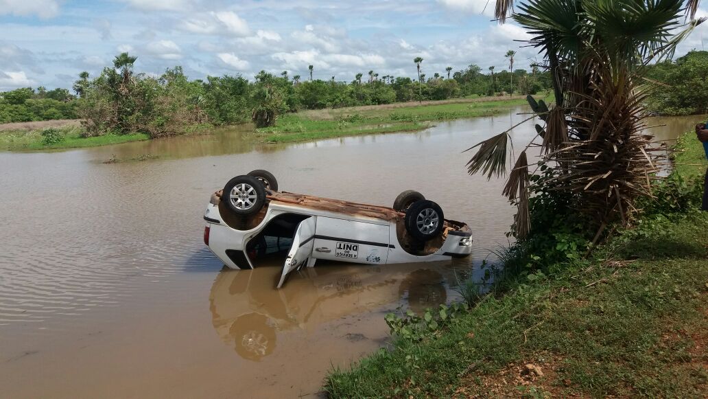 Carro pertencia a uma empresa que presta serviços ao DNIT