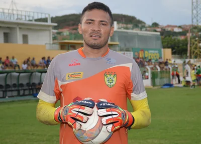 Goleiro David Amorim faz sua estreia hoje pelo Picos