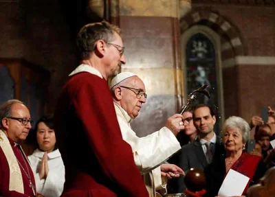 Papa Francisco visita a igreja Anglicana em Roma