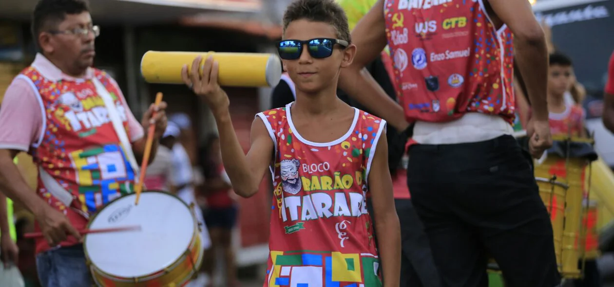Crianças também animam o bloco Barão de Itararé