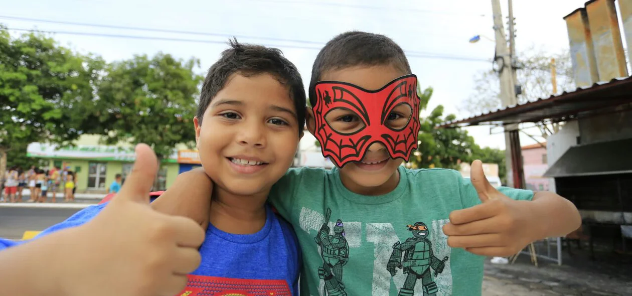 Crianças também se divertem em evento carnavalesco no Dirceu