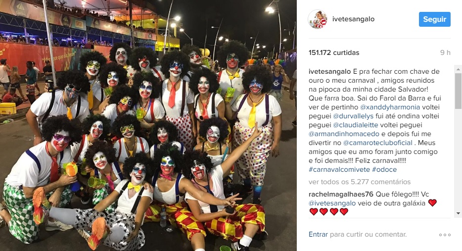 Ivete se disfarça de palhaça e curte o carnaval em Salvador