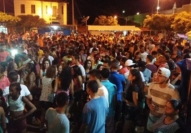 Pilek Show agita encerramento do carnaval de Esperantina