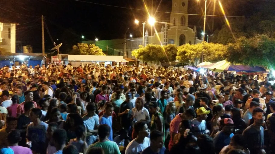 Pilek Show agita encerramento do carnaval de Esperantina